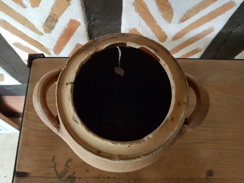 Ancien pot poterie en grès