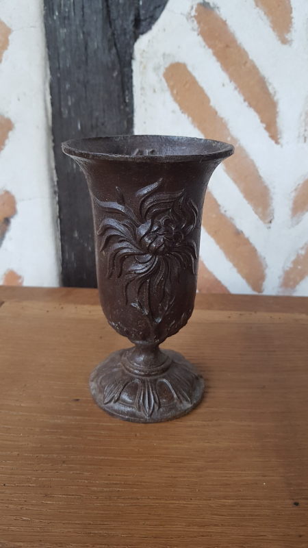 Vase en fonte 1920 Art Déco