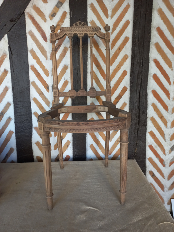 Carcasse fût chaise style Louis XVI